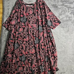 Floral Black and Red Women's Dress 29 inches pit the pit 40 inches long